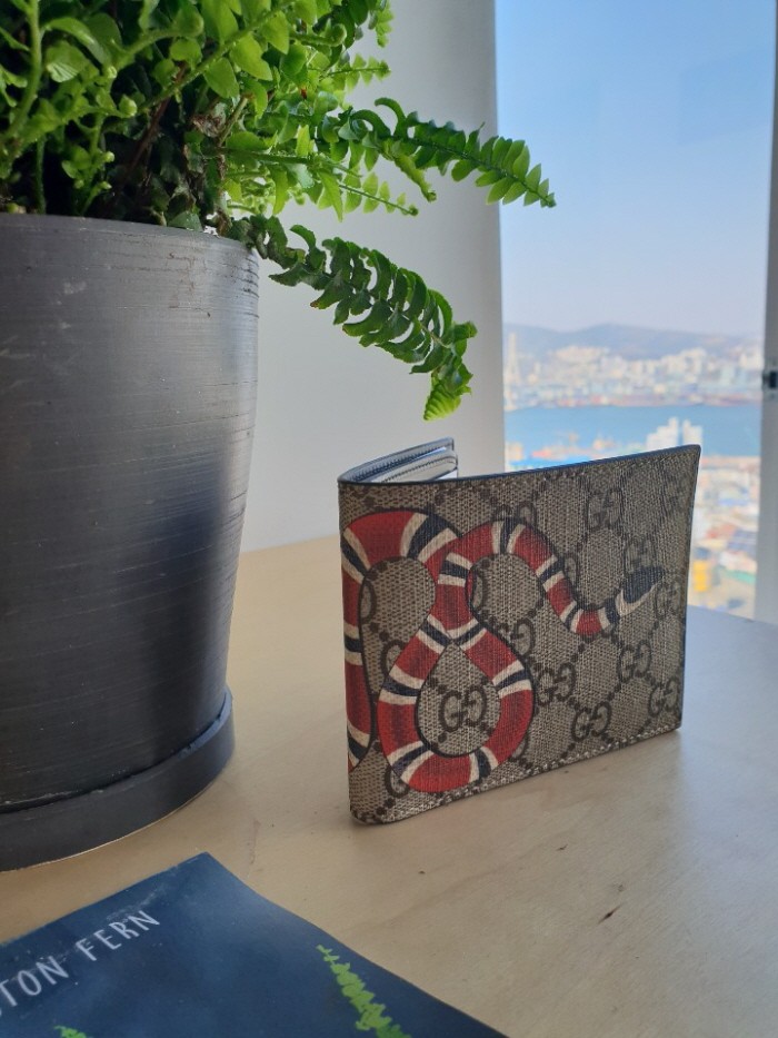 구찌 스네이크 프린트 GG 수프림 지갑 451268 K551N 8666