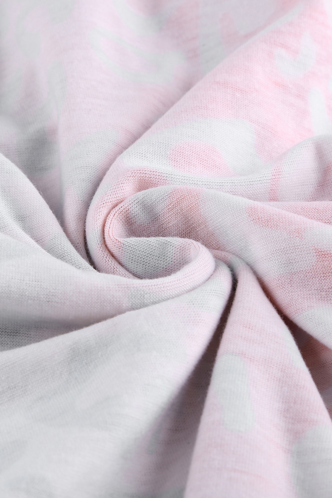 Red Ombre Crisscross V Neck Printed T-shirt