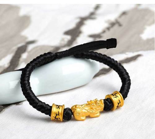 The gold PI xiu bracelet for men