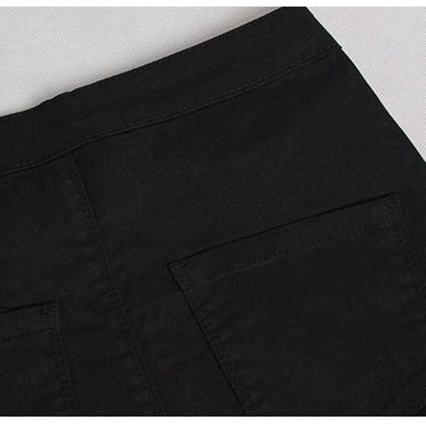 Magasderekú fekete hímzett, tépett női farmer