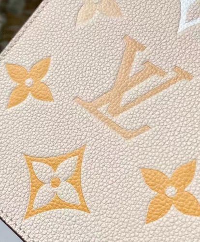 Louis Vuitton Petit Sac Plat M80449 Cream