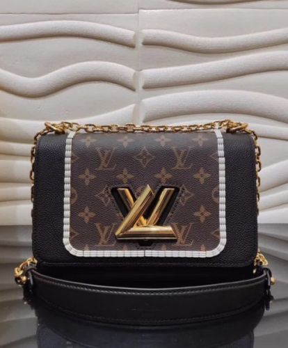 Louis Vuitton Twist MM M44837 Black