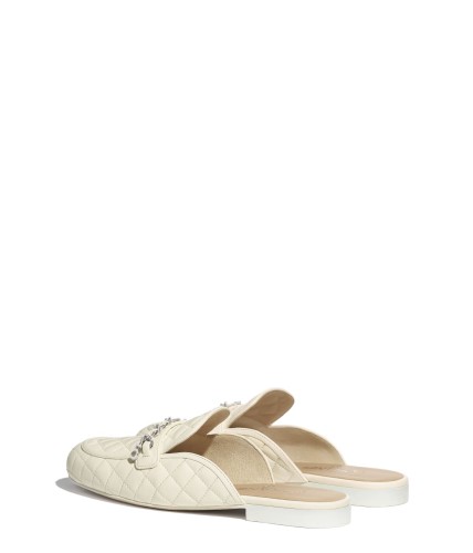 CHANEL - Loose shoes