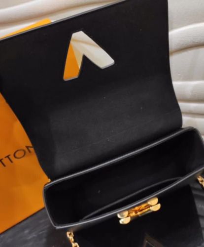 Louis Vuitton Twist MM M44837 Black