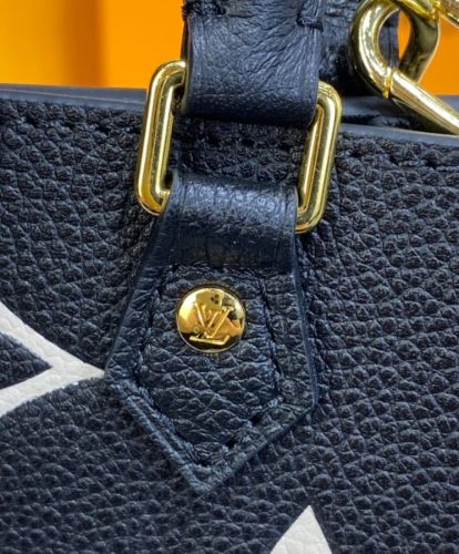 Louis Vuitton Petit Sac Plat M57937 M80478