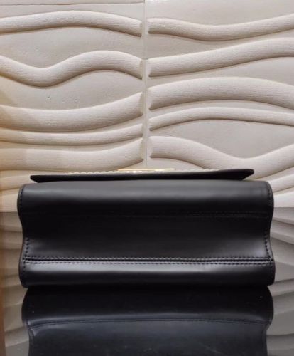 Louis Vuitton Twist MM M44837 Black