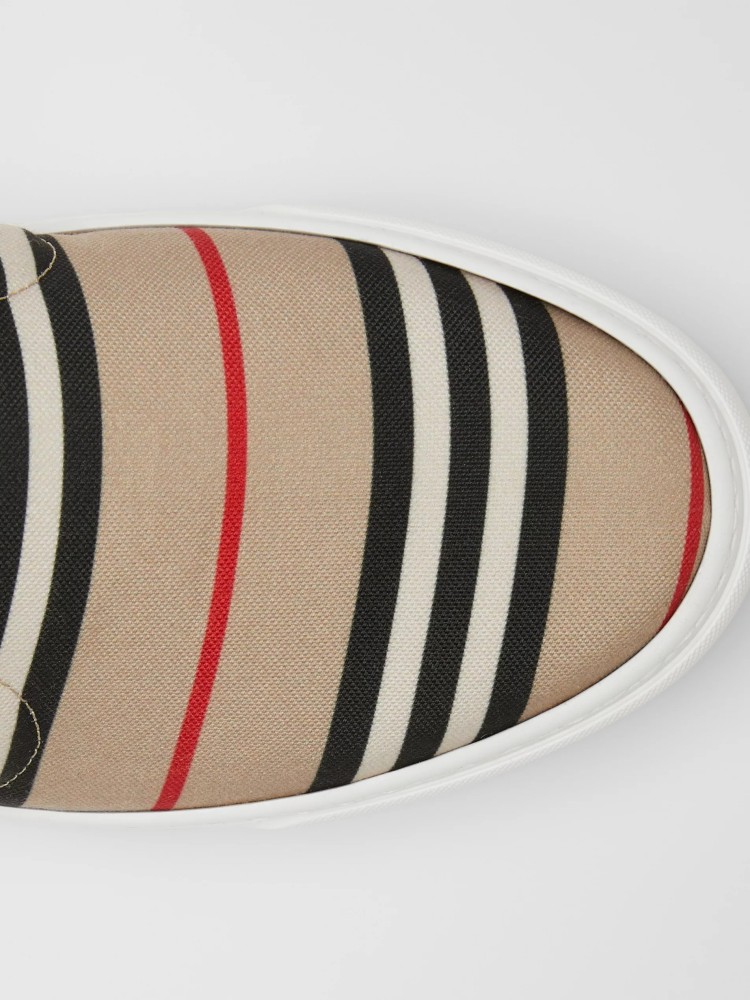 BURBERRY - Leather sneakers with signature stripe