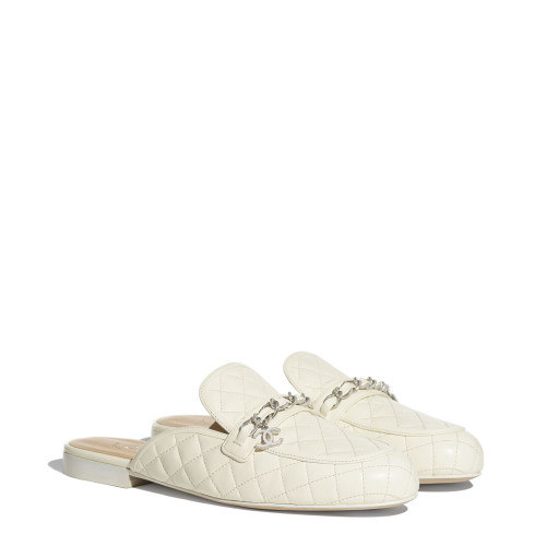CHANEL - Loose shoes
