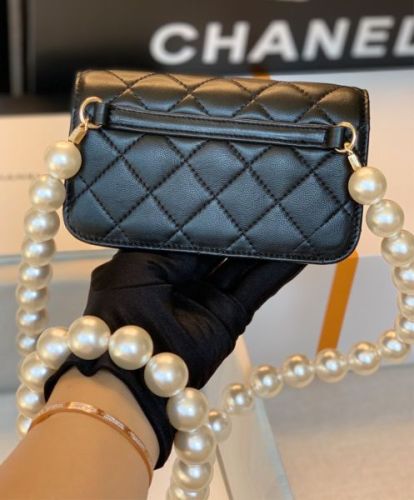 Chanel Women's Clutch With Chain AP1898 Black