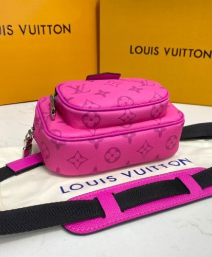 Louis Vuitton Outdoor Pouch M30755 M30781