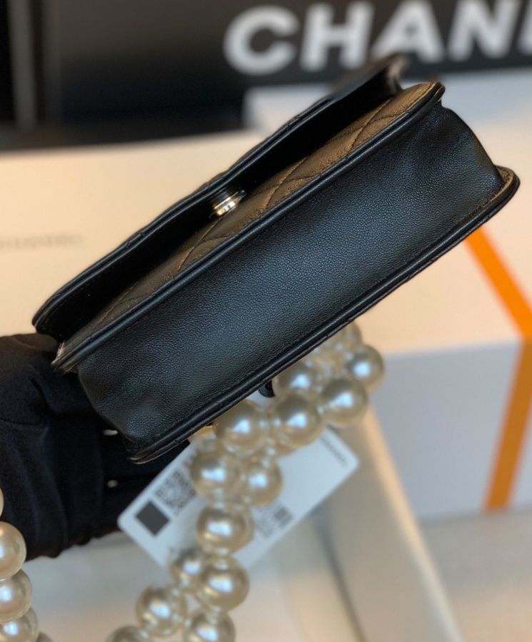 Chanel Women's Clutch With Chain AP1898 Black