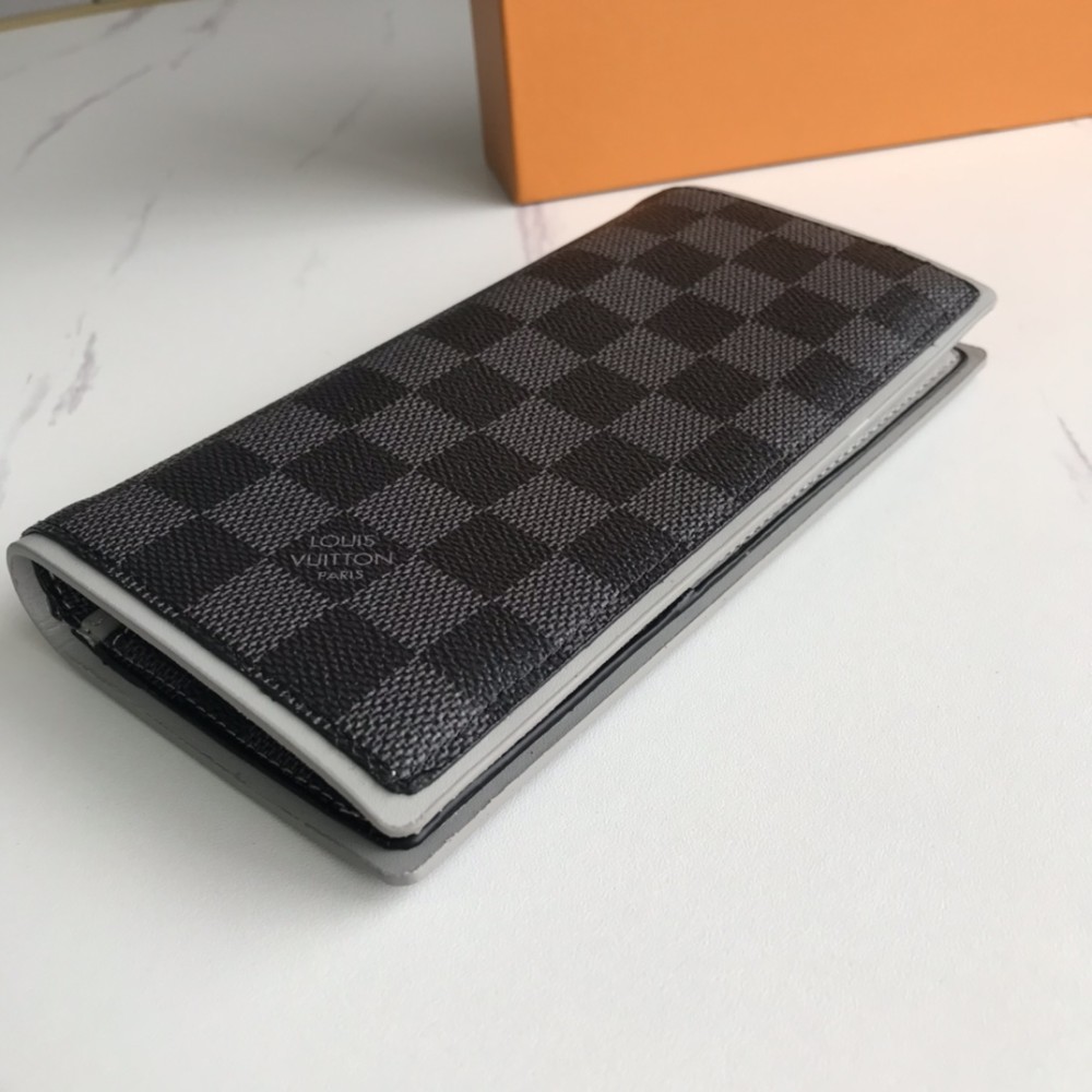 LV(ルイ·ヴィトン) Monogram  財布 新品