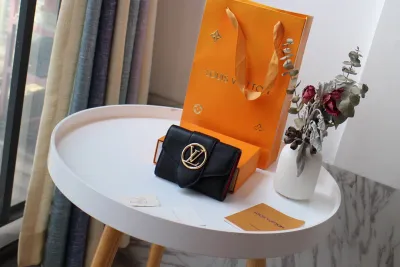 Louis Vuitton(ルイ·ヴィトン) 　Circle　 財布　３色