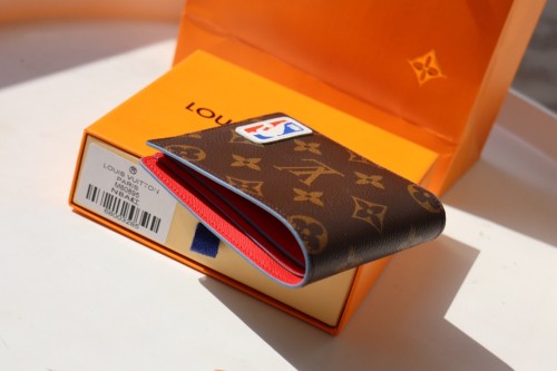 LV & NBA MULTIPLE 財布 新品