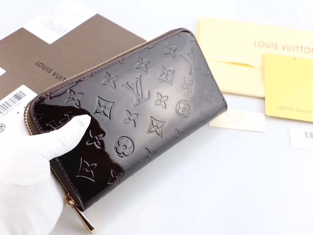 LV(ルイ·ヴィトン) Monogram 財布 新品