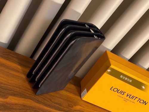 LV(ルイ·ヴィトン) 3層多機能 財布 新品