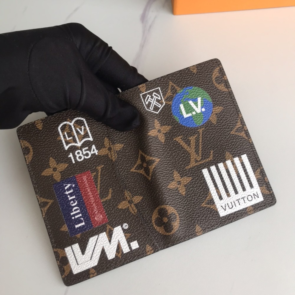 LV(ルイ·ヴィトン) Monogram 財布 新品