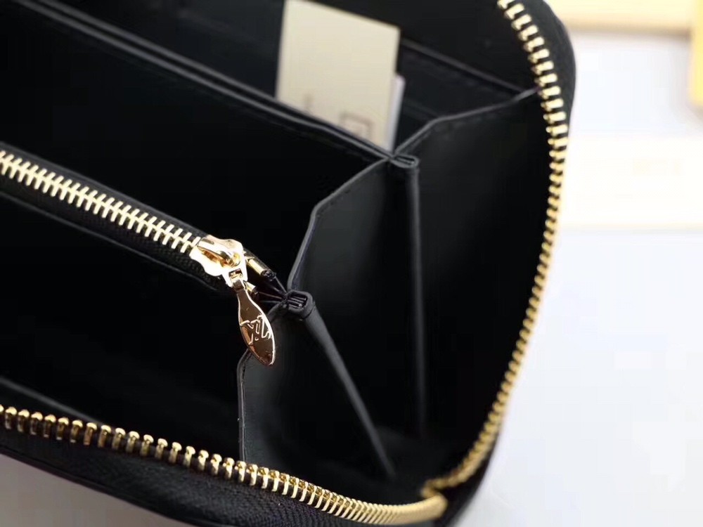 LV(ルイ·ヴィトン) Monogram 財布 新品