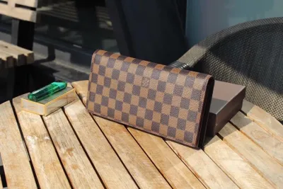 LV(ルイ·ヴィトン) Monogram 財布 新品
