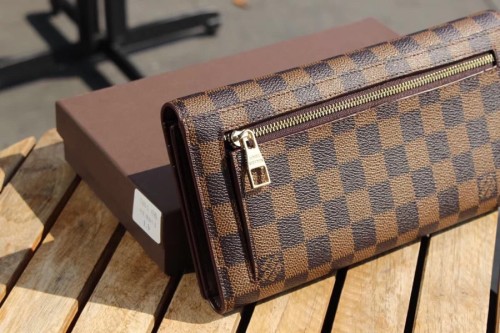 LV(ルイ·ヴィトン) Monogram 財布 新品