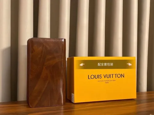 LV(ルイ·ヴィトン) 3層多機能 財布 新品