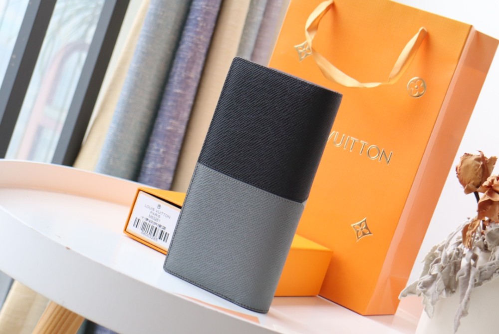 LV(ルイ·ヴィトン) 高品質 ZIPPY VERTICAL 新品