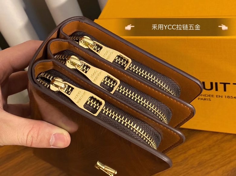 LV(ルイ·ヴィトン) 3層多機能 財布 新品