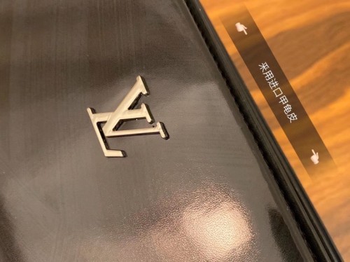 LV(ルイ·ヴィトン) 3層多機能 財布 新品