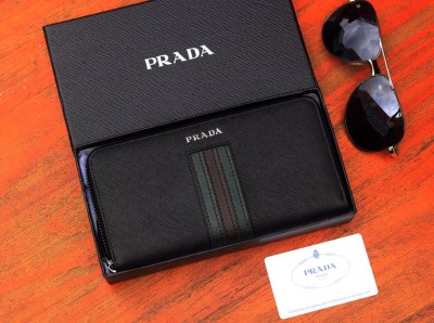 Prada (パラダ) メンズ  財布 新品