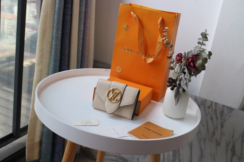 Louis Vuitton(ルイ·ヴィトン) 　Circle　 財布　３色