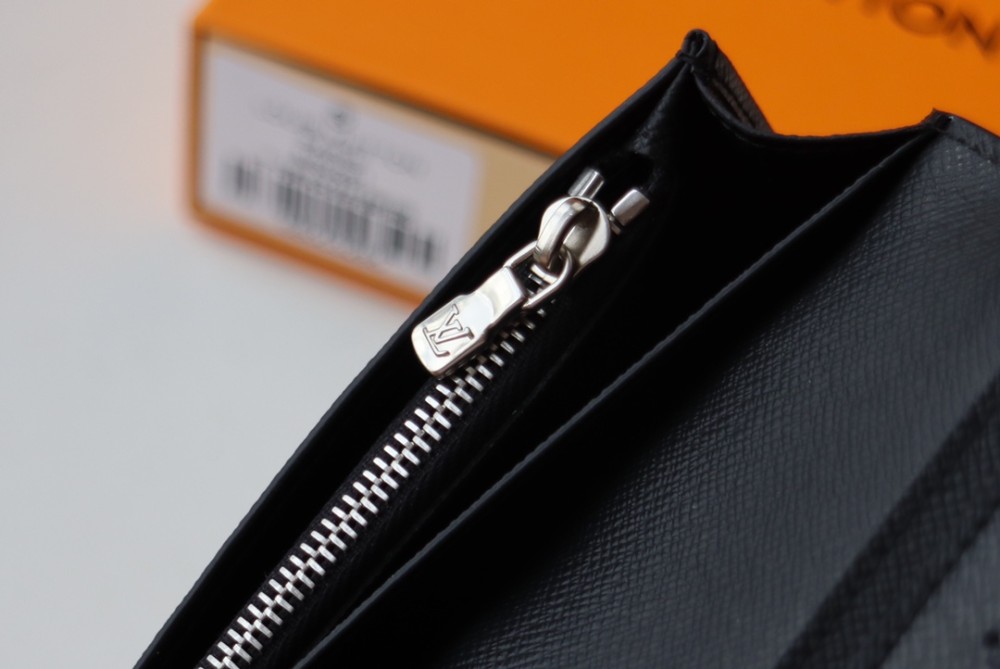 LV(ルイ·ヴィトン) 高品質 ZIPPY VERTICAL 新品