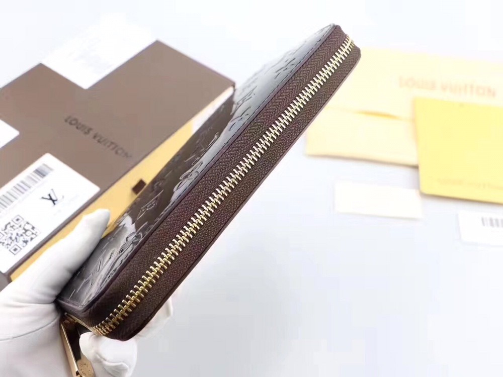 LV(ルイ·ヴィトン) Monogram 財布 新品