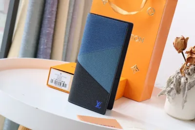 LV(ルイ·ヴィトン) 高品質 ZIPPY VERTICAL 新品