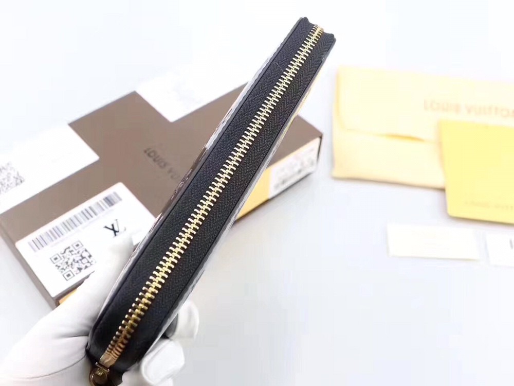 LV(ルイ·ヴィトン) Monogram 財布 新品