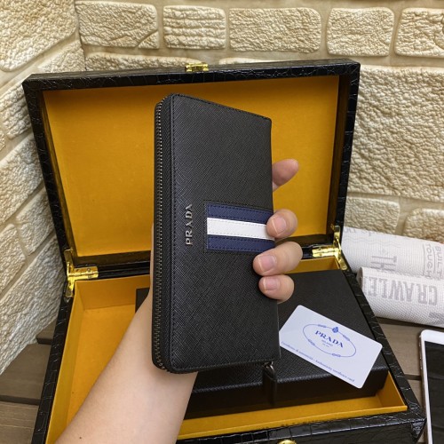 Prada (パラダ) メンズ / レディース 財布 新品