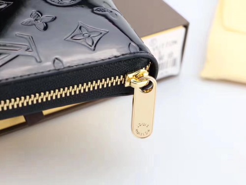 LV(ルイ·ヴィトン) Monogram 財布 新品