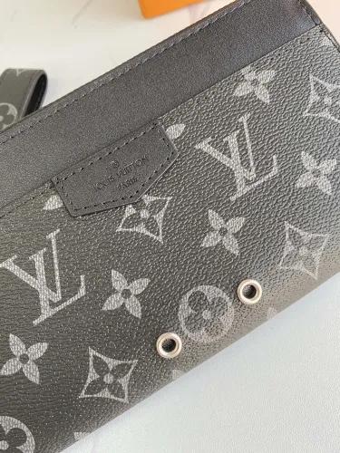 LV(ルイ·ヴィトン) Monogram 財布 新品
