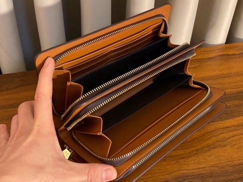LV(ルイ·ヴィトン) 3層多機能 財布 新品