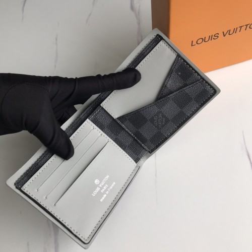 LV(ルイ·ヴィトン) Monogram 財布 新品
