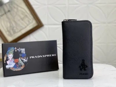 Prada (パラダ)  財布 新商品の公式サイト
