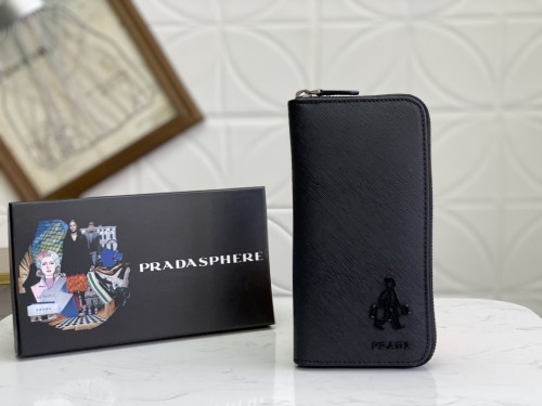 Prada (パラダ)  財布 新商品の公式サイト