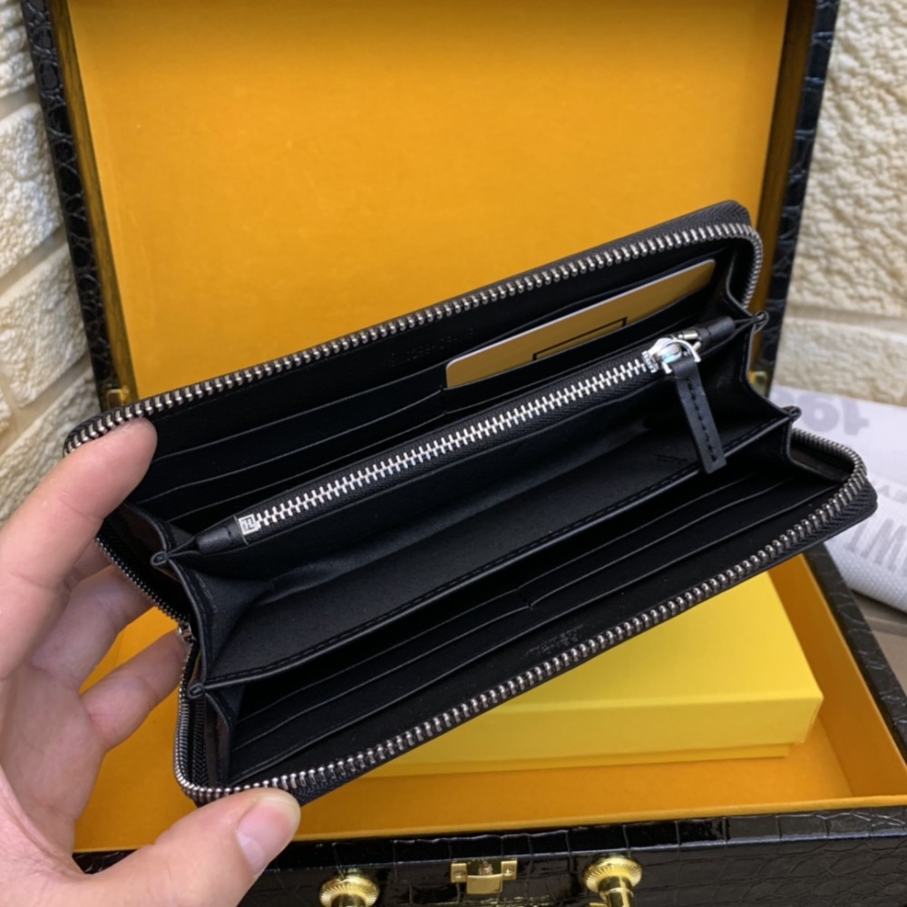 Fendi (フェンディ)  メンズ / レディース 財布 新品