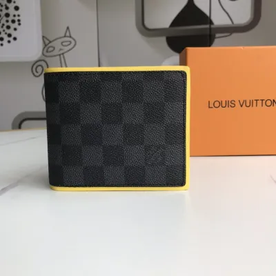 LV(ルイ·ヴィトン) Monogram 財布 新品