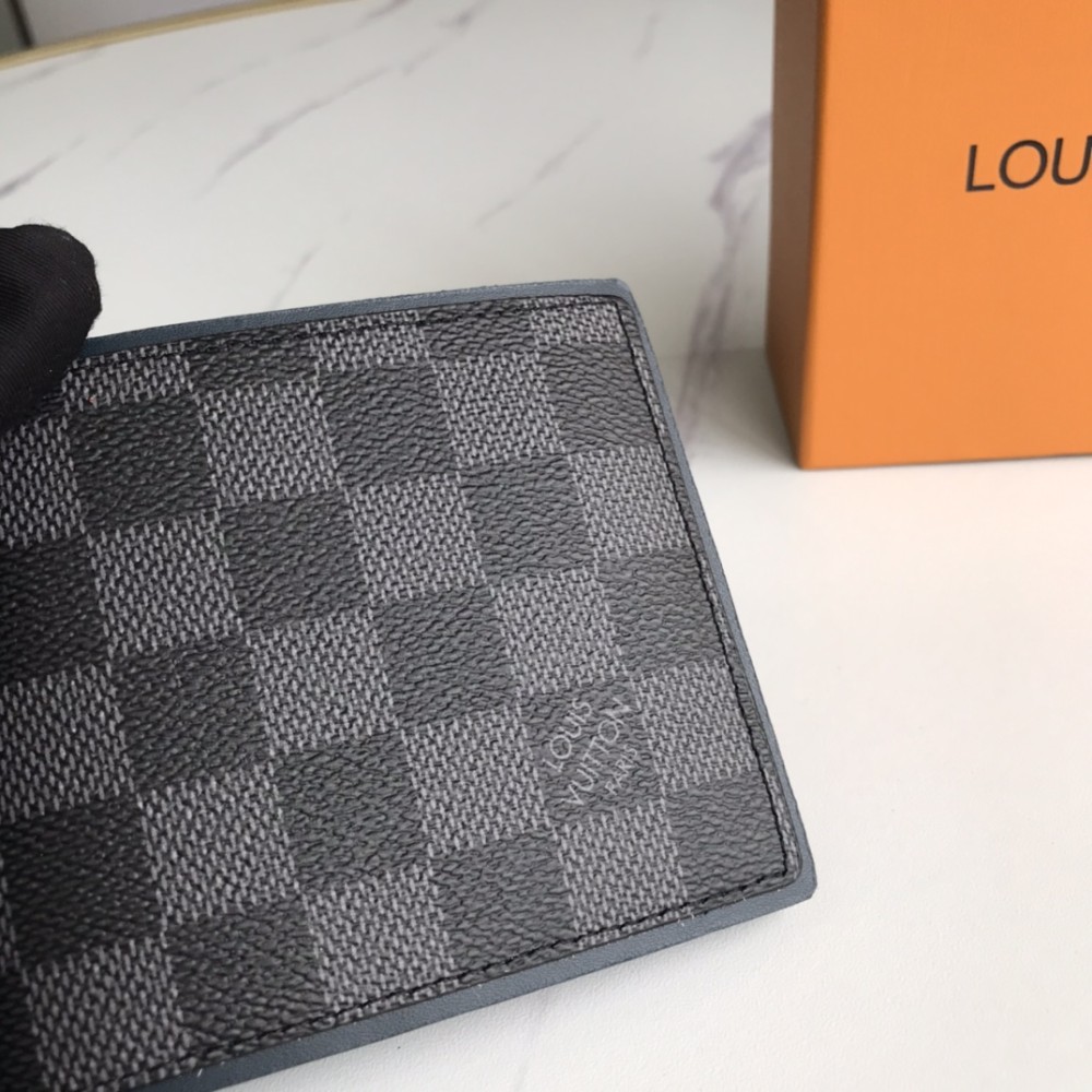 LV(ルイ·ヴィトン) Monogram 財布 新品