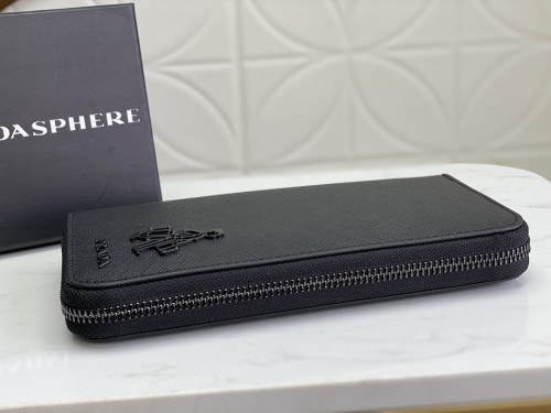 Prada (パラダ)  財布 新商品の公式サイト