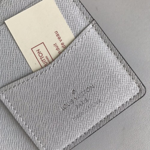 LV(ルイ·ヴィトン) Monogram 財布 新品