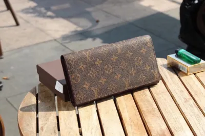 LV(ルイ·ヴィトン) Monogram 財布 新品