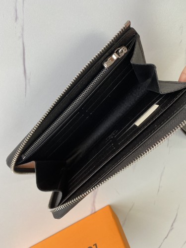 LV(ルイ·ヴィトン) Monogram 財布 新品