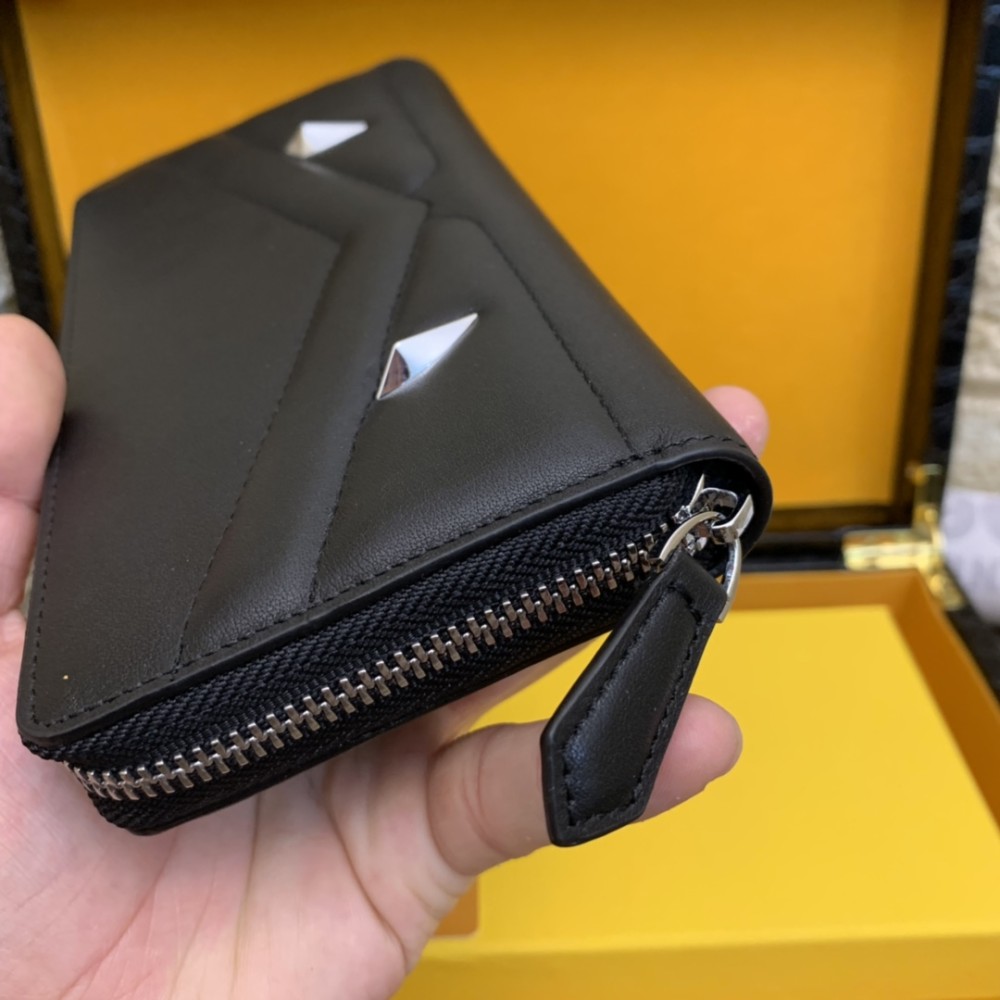 Fendi (フェンディ)  メンズ / レディース 財布 新品