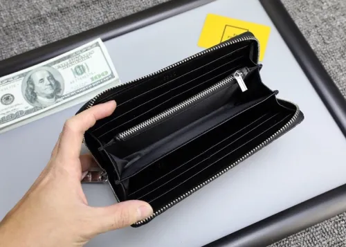 Fendi (フェンディ)  メンズ / レディース 財布 新品
